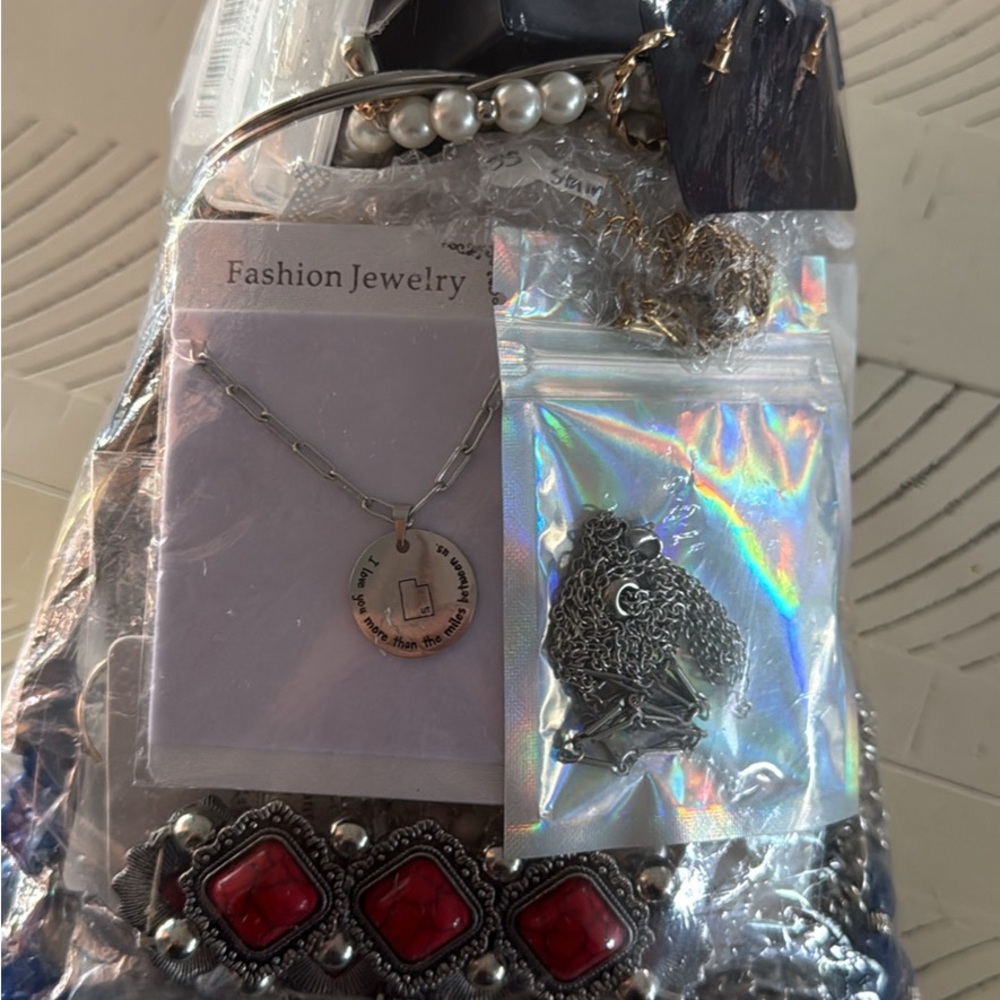 Fashion Jewelry Silver and Red Necklace